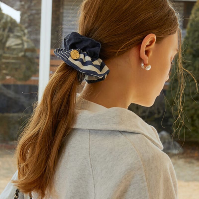 ANOETIC ANC STRIPE DENIM SCRUNCHIE_NAVY