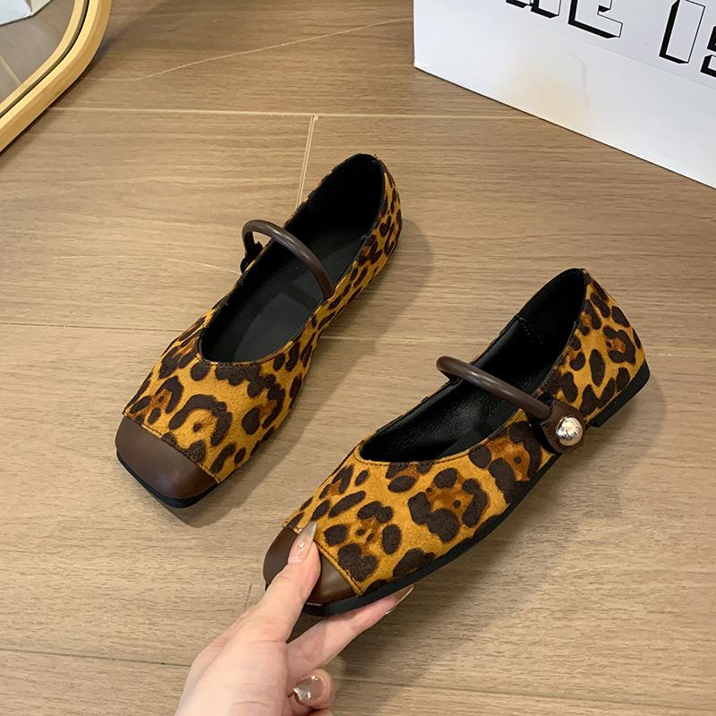

French Mary Jane shoes spring 2025 new leopard print light mouth word belt women s shoes square head suede temperament single shoes 40