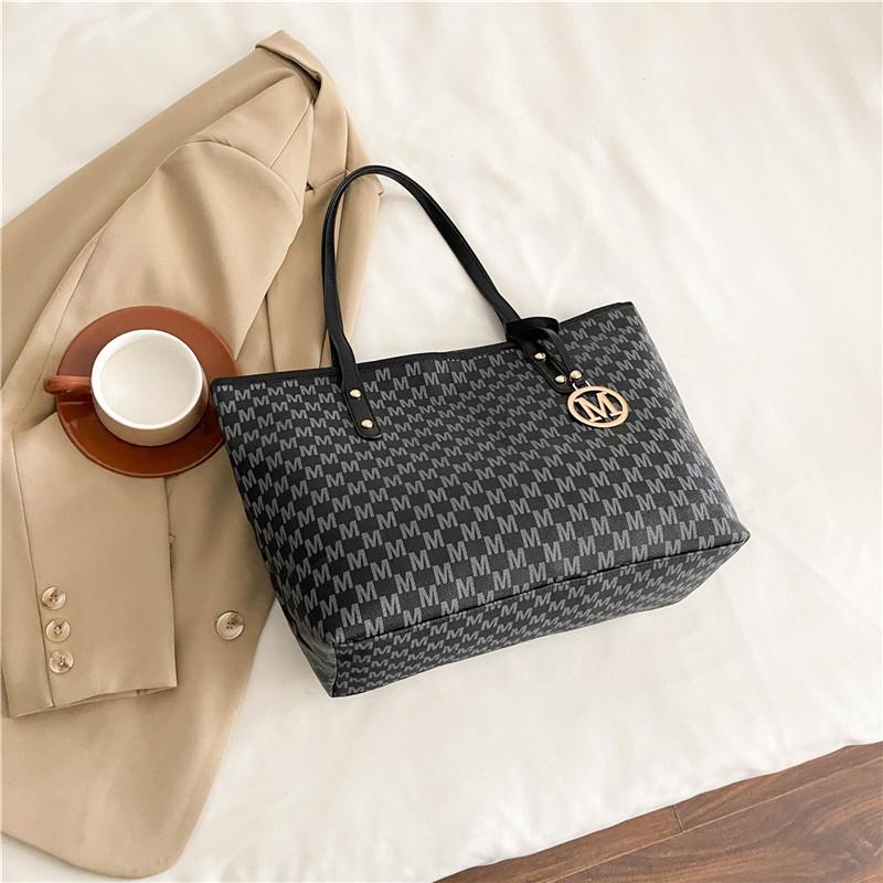 

Модная женская дорожная сумка-тоут через плечо большой вместимости с уникальным принтом чёрный