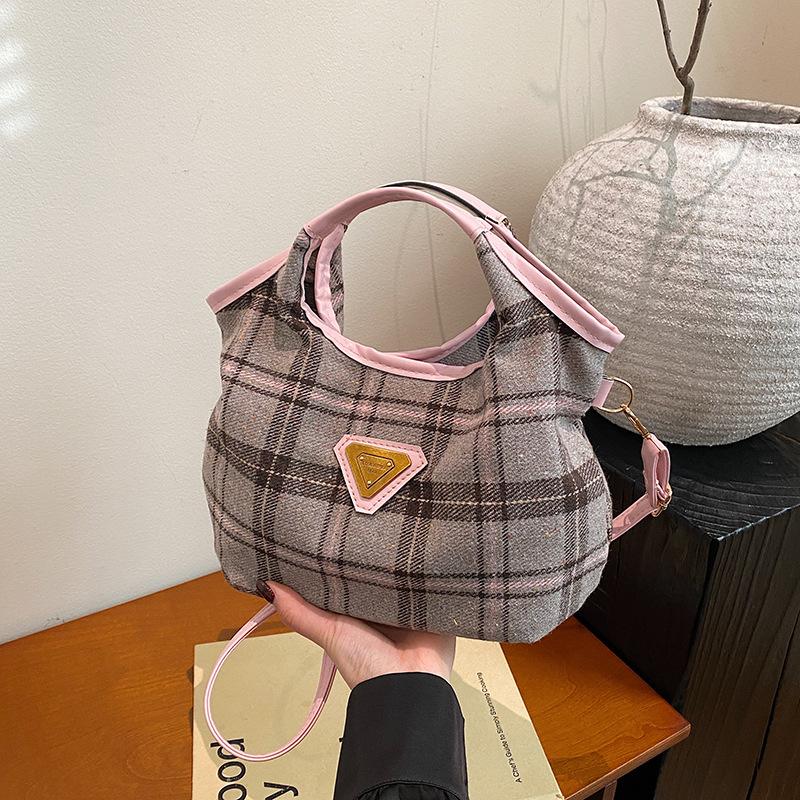 

Ретро повседневная клетчатая модная новая простая трендовая большая вместимость через плечо ручная переноска плечевая женская сумка one size fits all розовый