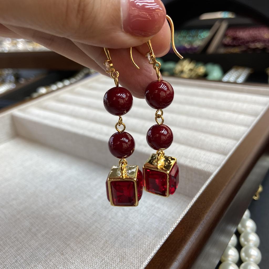 Medieval Vintage10Mm Bead Long Necklace Sweater Chain Red Sugar Cube Zircon Ear Hook Set