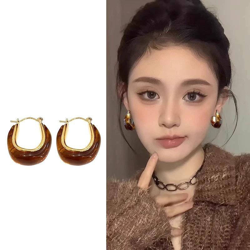Popular Maillard Retro Coffee Earrings Women's Hong Kong Style Temperament High-end Earrings Internet Celebrity Same Ear Jewelry