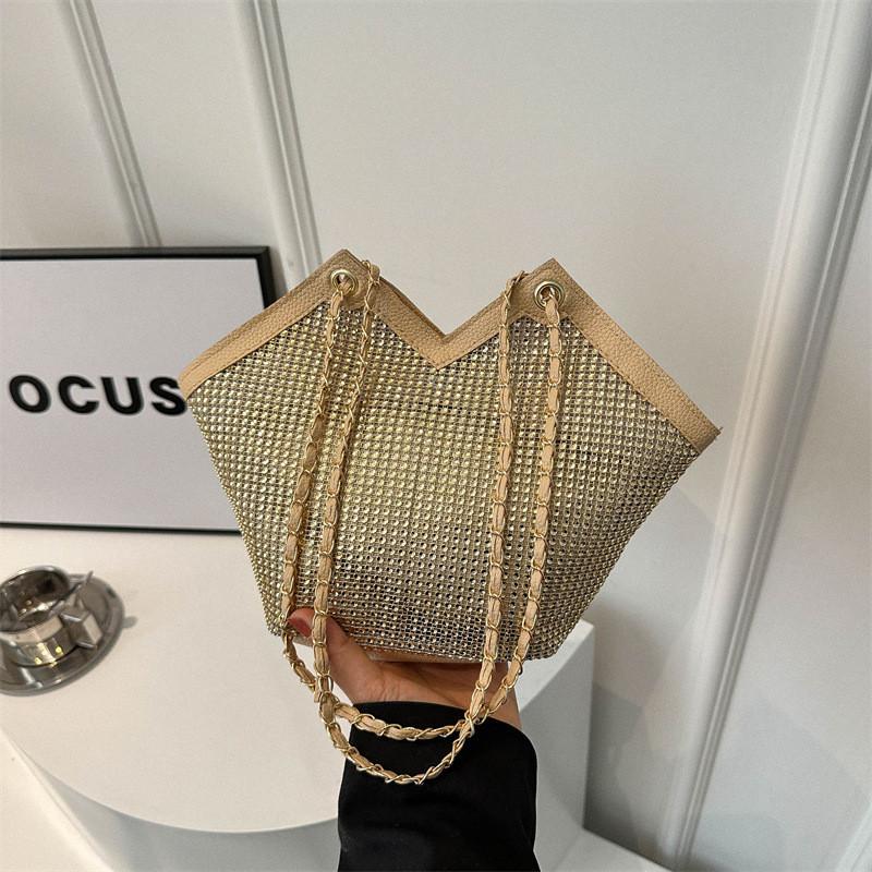 Fashionable Rivet 2024 Spring Summer New Trendy Street Style Pu Tote Bag