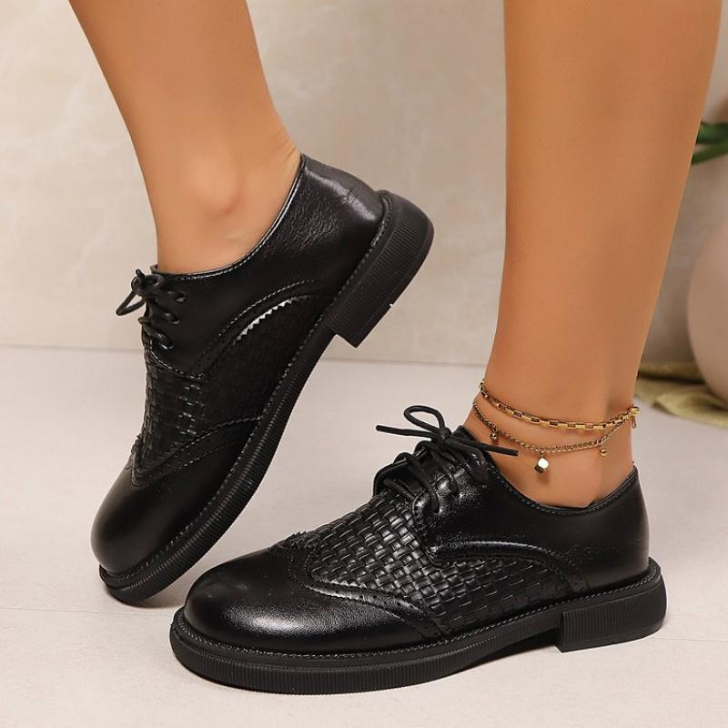 2025 New British Vintage Style Low-Heel Brogue Lace-Up Flat Professional Pumps for Women