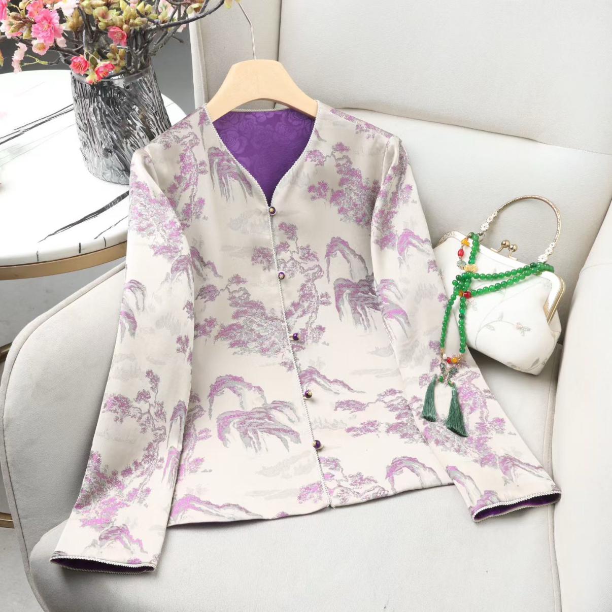 

Elegant Silk Reversible Jacket for Women - 2025 Spring/Autumn Collection: Versatile, Age-Reducing, Slimming Design. L 110-125 lbs