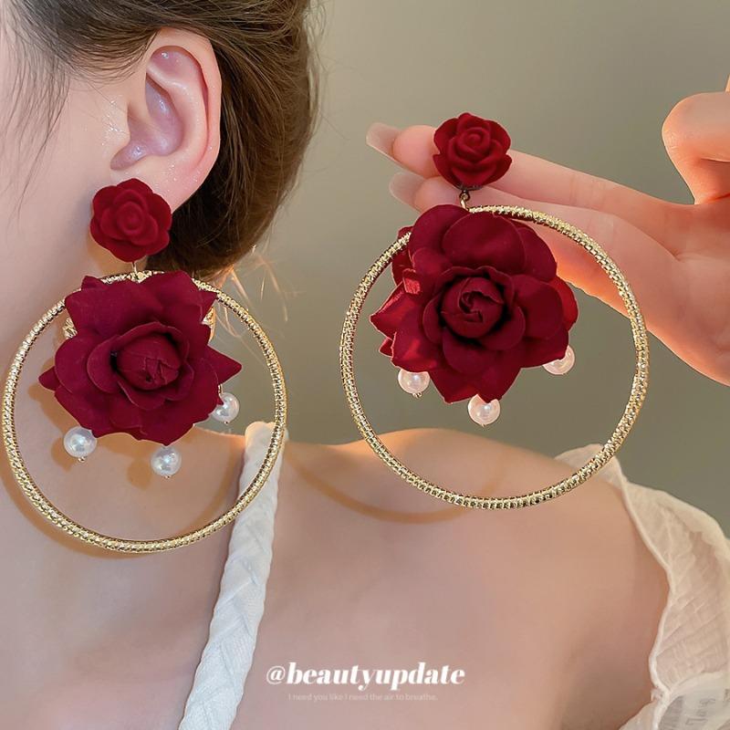 Silver Needle Fabric Rose Pearl Earrings French Elegance Sweet Temperament Retro Stud Earrings Light Luxury High-end Earrings
