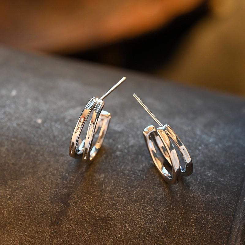 Silver Needle Geometric Heart Hoop Earrings - Retro & High-End Style for a Bold Look