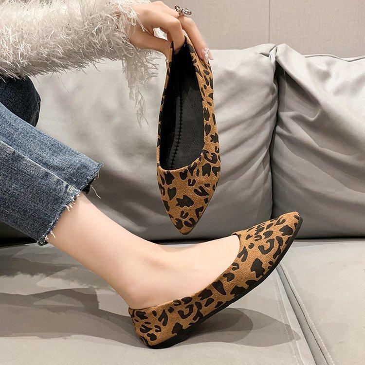 Single shoes women's 2025 spring new fashion flat pointed shoes leopard print women's flat shoes black beige