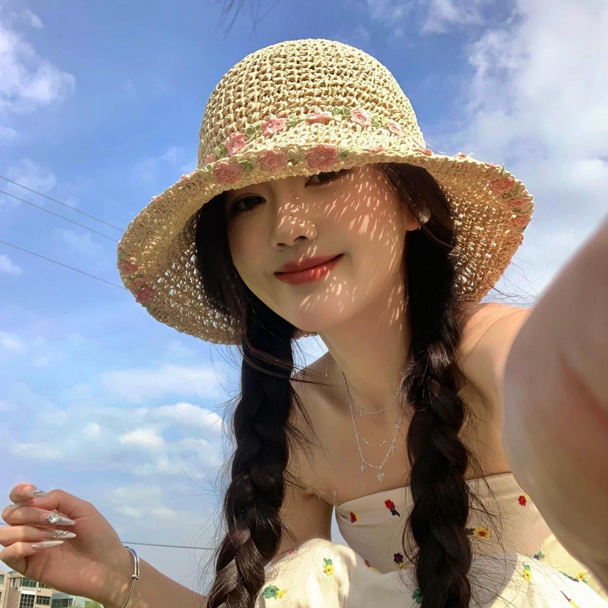 

Pastoral style~ summer woven straw hat women s seaside vacation sunshade small flower sun straw hat foldable Adult (56-58cm) бежевий