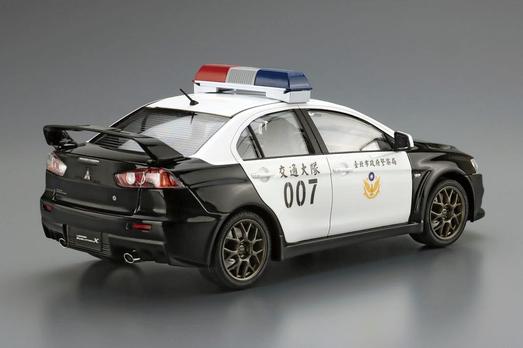 Plastikový model auta Qingdao Bunka Kyozai The Patrol Car Series SP Mitsubishi CZ4A Lancer Evolution X Patrol Car 2007, policejní úřad města Tchaj-pej.