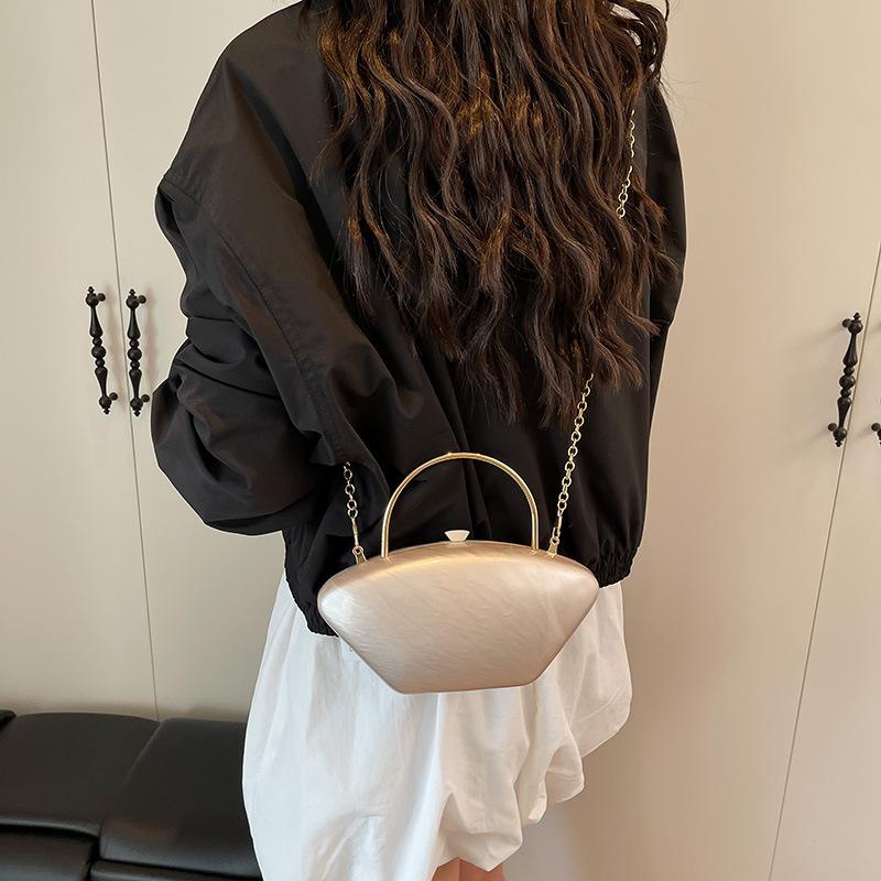 Exquisite and Simple Acrylic Plaid Chain Women's Dinner Bag, New Fashionable Commuter Women's Shoulder Messenger Bag