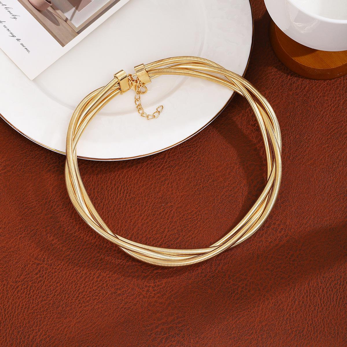 

Европейское и американское многослойное металлическое колье-чокер «Змеиная кость» - Преувеличенное высококлассное ожерелье