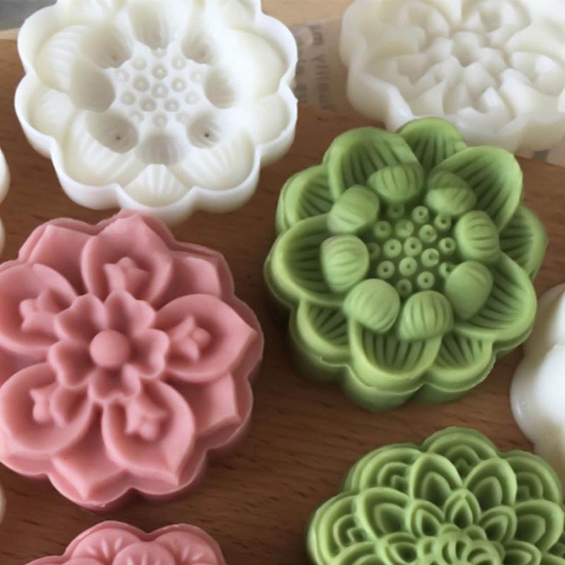 75g Cute Lotus Shape Plastic Dessert Molds Dessert Mold DIY Baking Accessories Kitchen Gadget for Mid-Autumn Festival