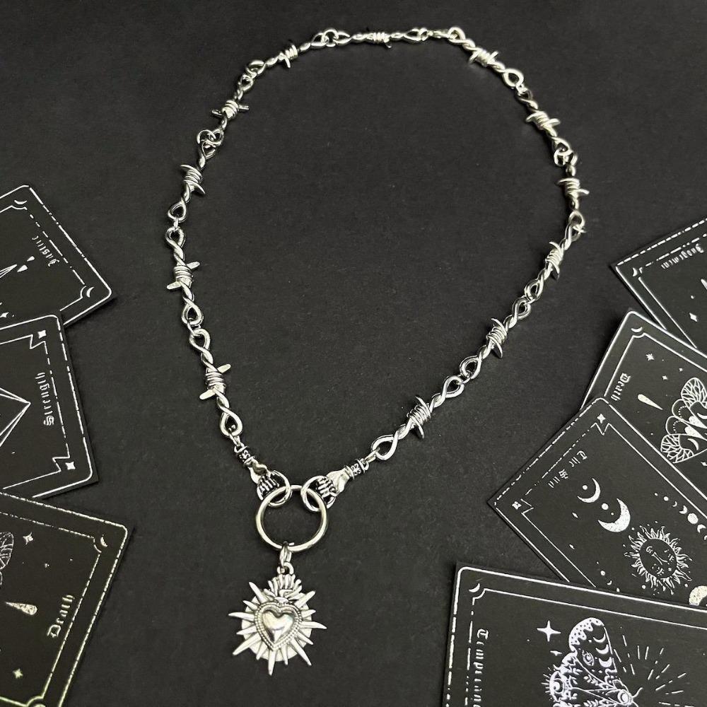 Gothic Punk Sliver Color Hand Ring Thorn Heart-shaped Pendant Barbed Wire Necklace for Women Personality Collar Chain Jewelry