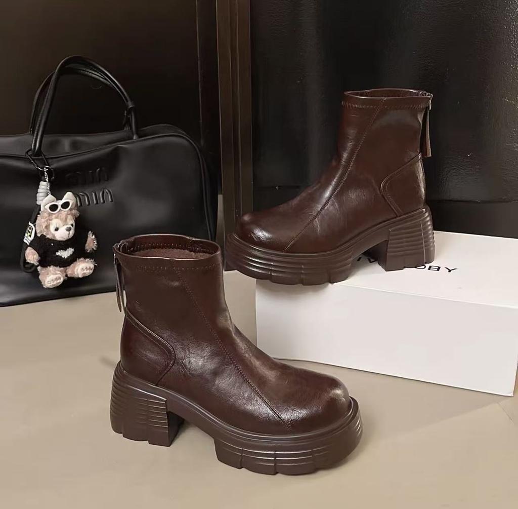 Mode Plateauschuhe Stiefeletten 2025 Herbst und Winter runde Spitze mittlerer Absatz Reißverschluss hinten vielseitige britische Martin-Stiefel Damenstiefel