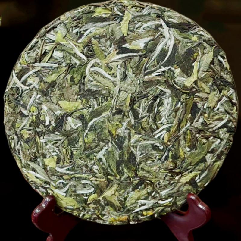 Gâteau au thé blanc à la pivoine blanche du Fujian Feuilles de thé du vieil arbre Nouveau thé 300 g