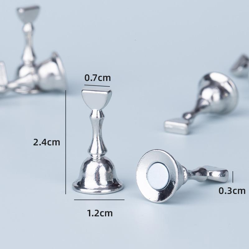 

Золотые и серебряные магнитные шахматные фигуры для нейл-арта, цельнометаллические сильные магнитные шахматные фигуры, инструменты для практики нейл-арта, накладные ногтевые скобы, 5 упаковок