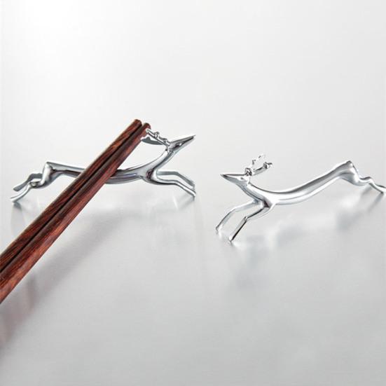 Chopsticks Rest Eye-catching Resuable Zinc Alloy Cute Dog Deer Shaped Chopsticks Rest for Kitchen