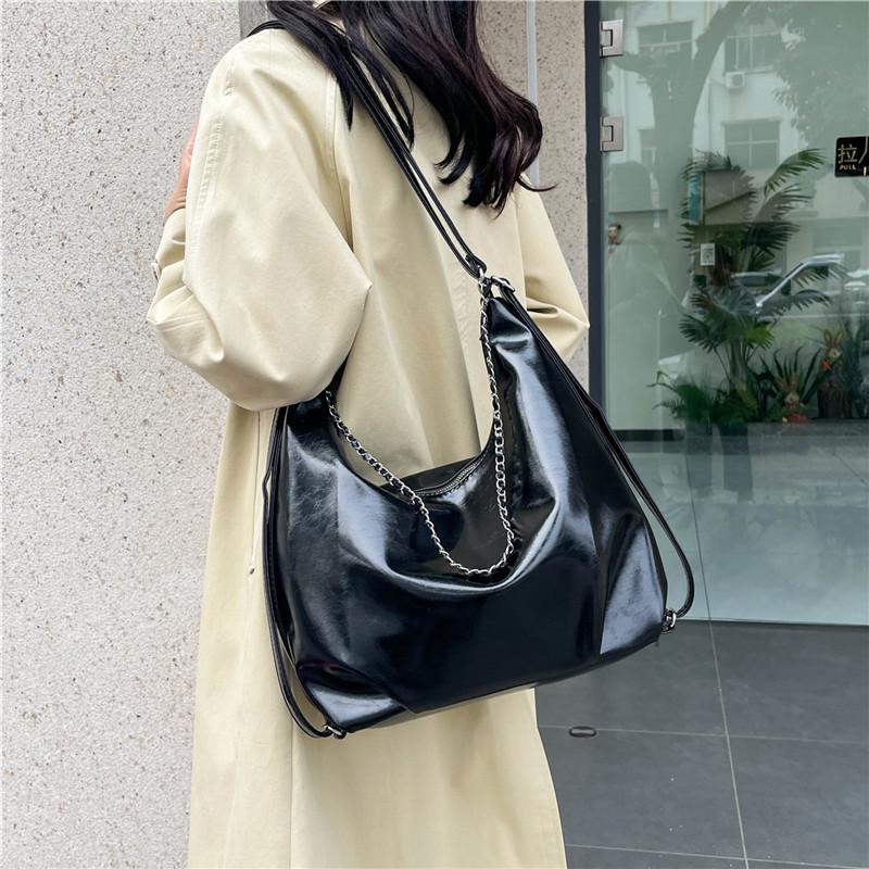 This Year, Large-capacity Women's Bags Are Popular. 2025 New Shoulder Bags, Foreign Style Autumn Underarm Chain Bags, and Backpacks Are Trendy.