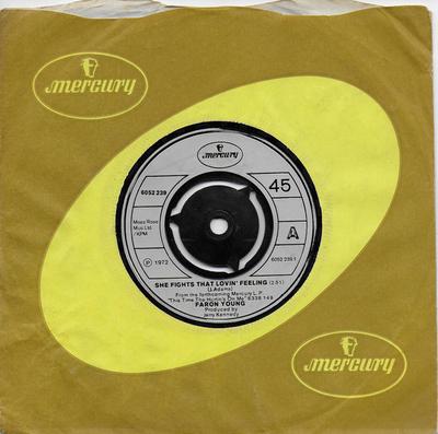 7inch Record FARON YOUNG - She Fights That Lovin' Feeling 6052239 Mercury 1972 UK Pop Used