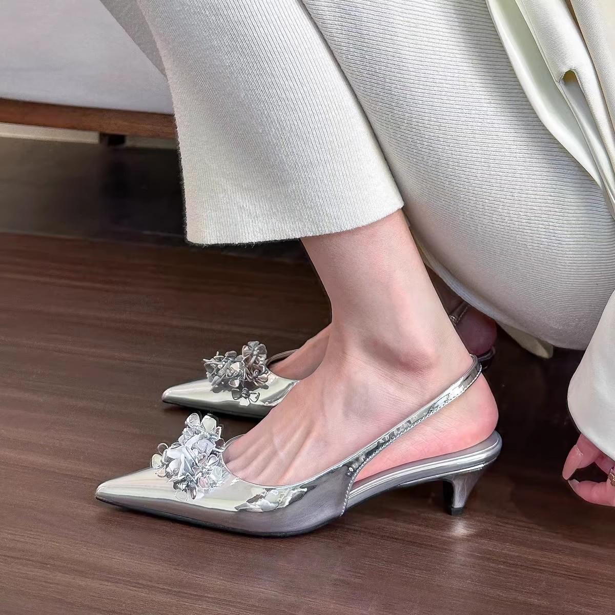 

мода 2024 Лето Женские босоножки с острым носком Модные элегантные туфли-мюли с цветочным принтом и высоким каблуком Singbacks Женские сексуальные туфли-лодочки для вечеринок 35 серебряный