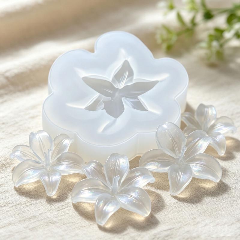 Flower Resin Casting Mold with Petal Detail, Flexible Silicone Mold for Pendants, Keychain Charms, Wax Plaster and Soft Clay Craft Projects