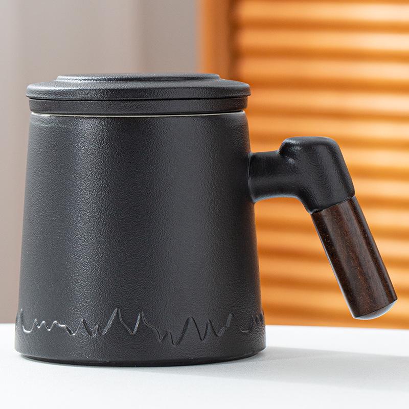 Hand-Painted Ceramic Office Mug: Distant Mountains Design, Teacup with Separate Brewing Chamber, Ideal for Water or Tea - Perfect Business Souvenir.