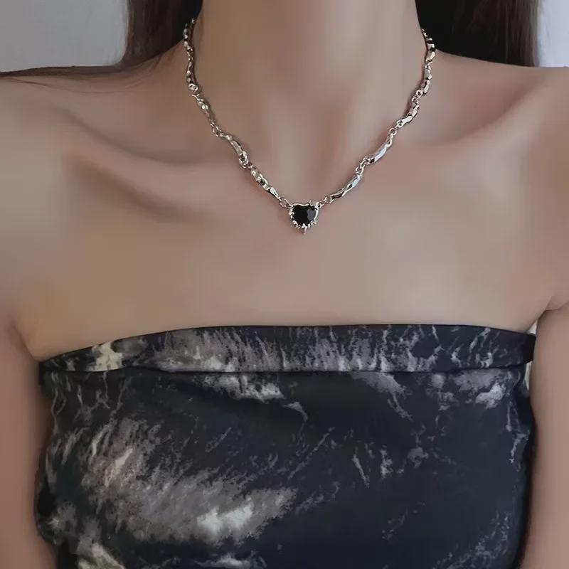 Black Zircon Hip-Hop Clavicle Necklace for Women - Trendy Cold Style Pendant