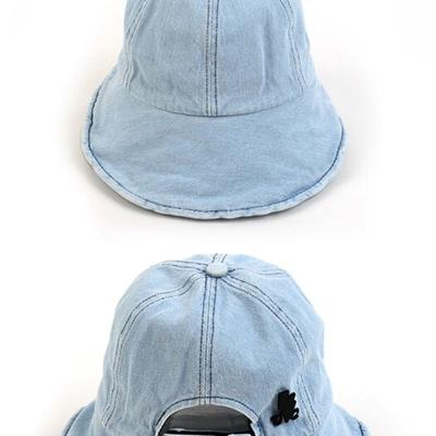 Cappello a secchiello in denim chiaro con apertura posteriore e filo, universale per la chimica