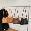 This Year's Popular Bags Are Women's Large-capacity Commuter Bags, Retro Fashion Shoulder Bags, Simple Bucket Bags