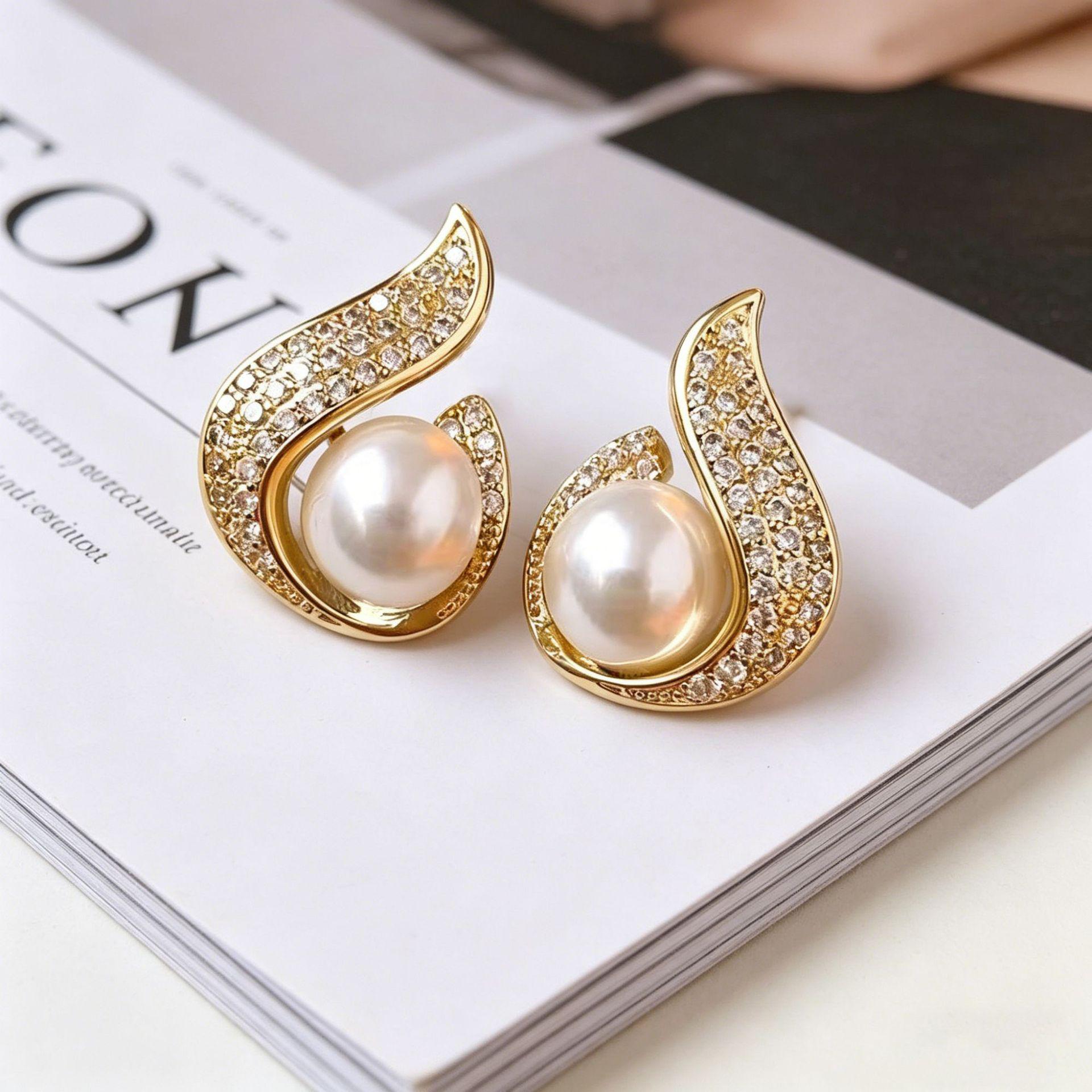 Elegant 2025 Summer Flame White Beaded Stud Earrings - Versatile, Fashionable, Light, Luxury Accessories