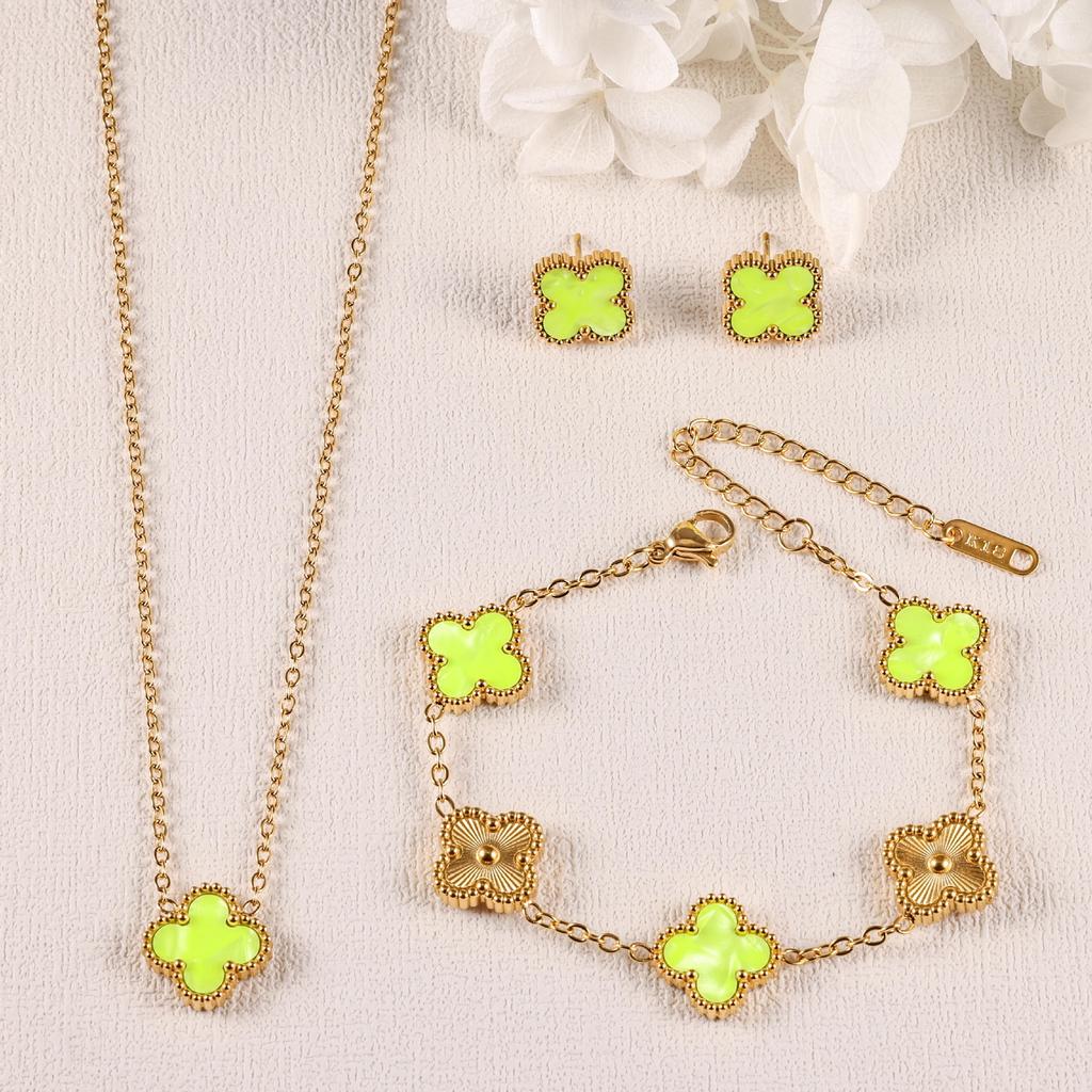 3PCS clover necklace bracelet earrings 18K gold-plated non fading light luxury fashion accessory