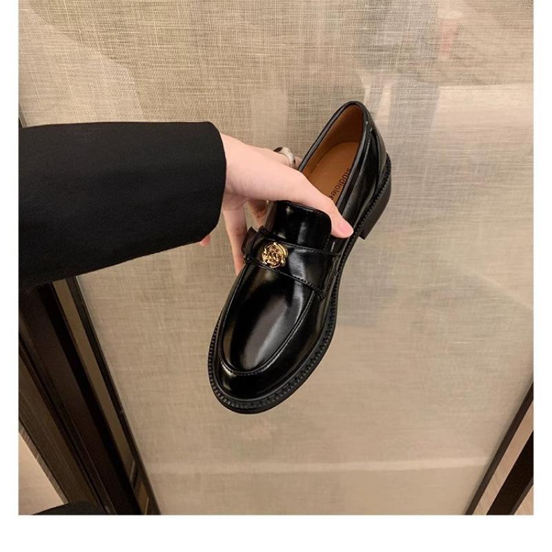 

[Original] Camellia women s gold buckle round head one pedal thick heel small leather shoes single shoes 34 чорний