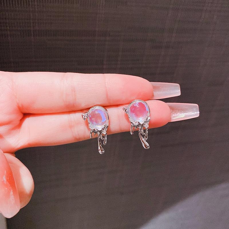 Silver Needle French Temperament Irregular Lava Geometry Stud Earrings Female Niche Design Cold Wind Earrings Ear Jewelry