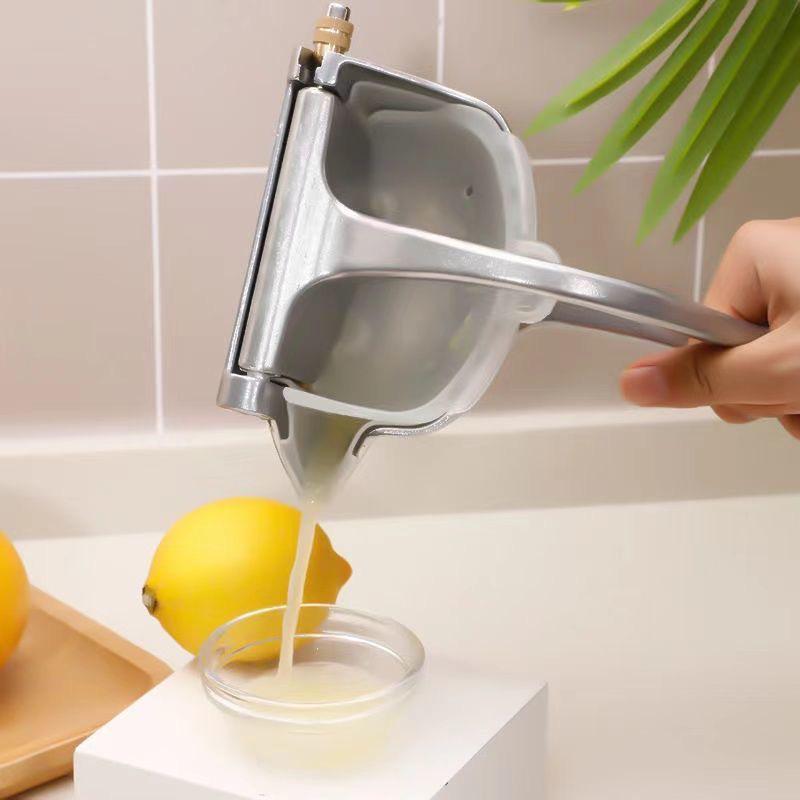 Compact Manual Juicer for Oranges, Pomegranates, and Lemons