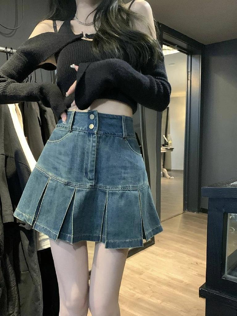 High Waist Pleated Denim Skirt With Button Detail For Summer Casual Wear