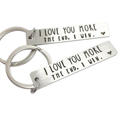 SIE MEHR DAS ENDE Buchstabenstreifen Schlüsselanhänger Schlüsselanhänger Halter Liebhaber Geschenk Dekor