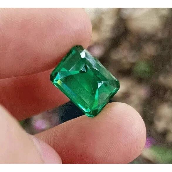 Natural Green Emerald Emerald Cut 14+ Ct Flawless Certified Loose Gemstone