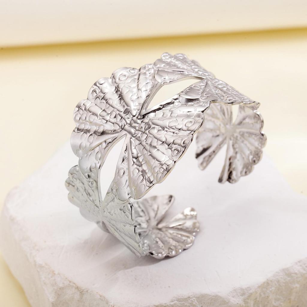 Exaggerated European and American Style Women's Gold-Plated Stainless Steel Hollow Bracelet