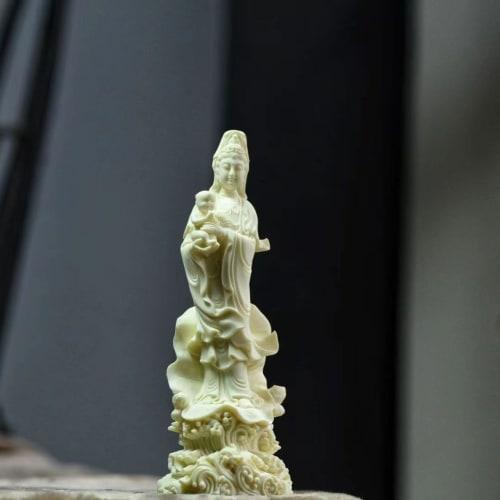 18cm Mother Kannon Bodhisattva Statue, Child-rearing Kannon, "Prayer for Safe Childbirth, Guardian Deity for Child-rearing, and Memorial Service for U