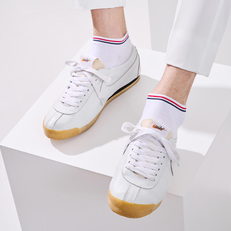 8 Pairs of Men's and Women's Preppy Line Sneaker Socks