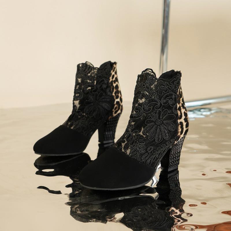 

Ботинки Мартин большого размера женские весенне-осенние новые с круглым носком, задней молнией, леопардовым принтом, толстым каблуком, сетчатые с вырезами, модные ботинки 43 чёрный