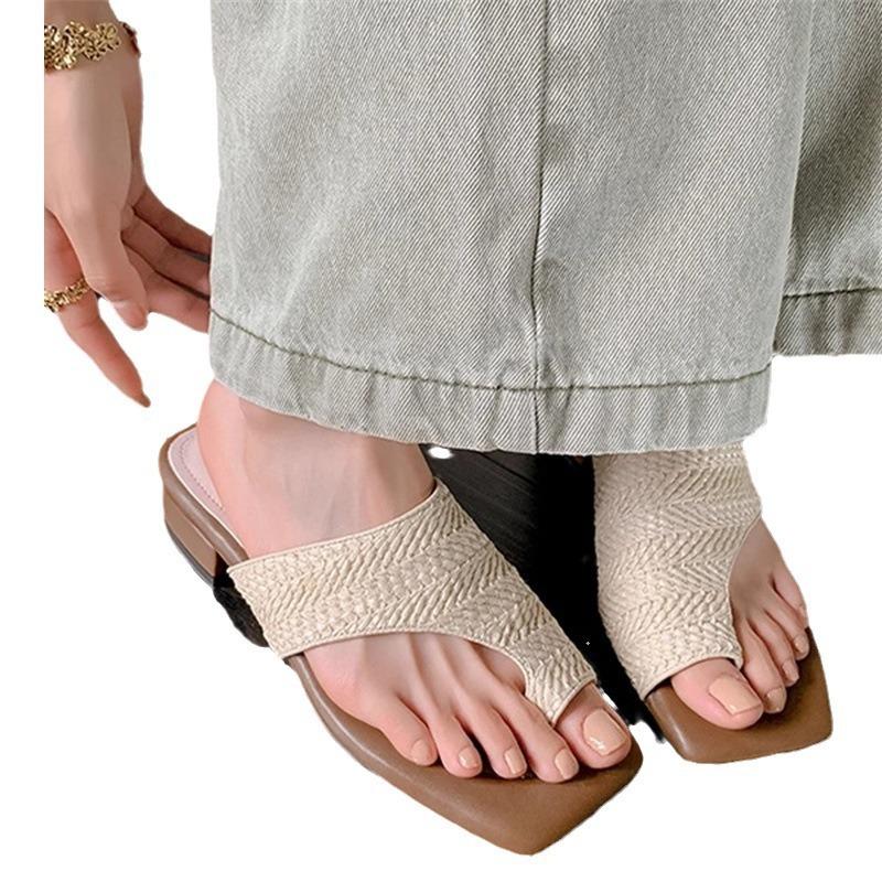 Thick heel flip-flops women wear new summer seaside square head low heel beach with skirt pinch foot cool slippers