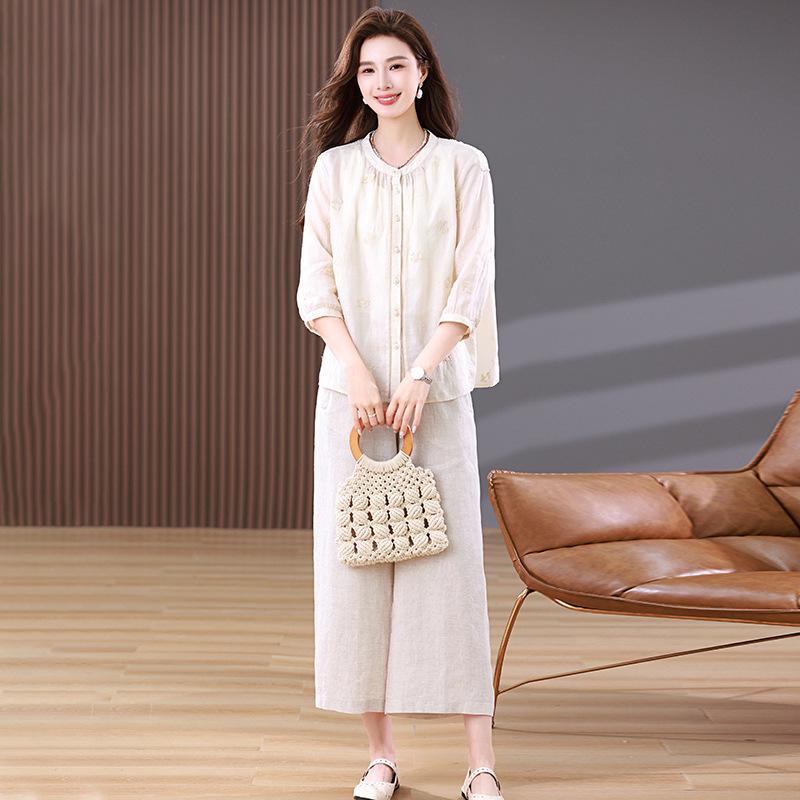 Women's Summer Fashion: New Chinese Style Loose Ramie Two-Piece Set for Middle-Aged Mothers