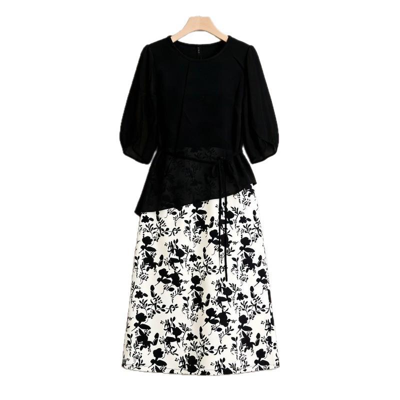 Chic Summer Vest Dress Set for Middle-Aged Women - Elegant, Slimming, and Sun-Protective for 50-Year-Old Moms