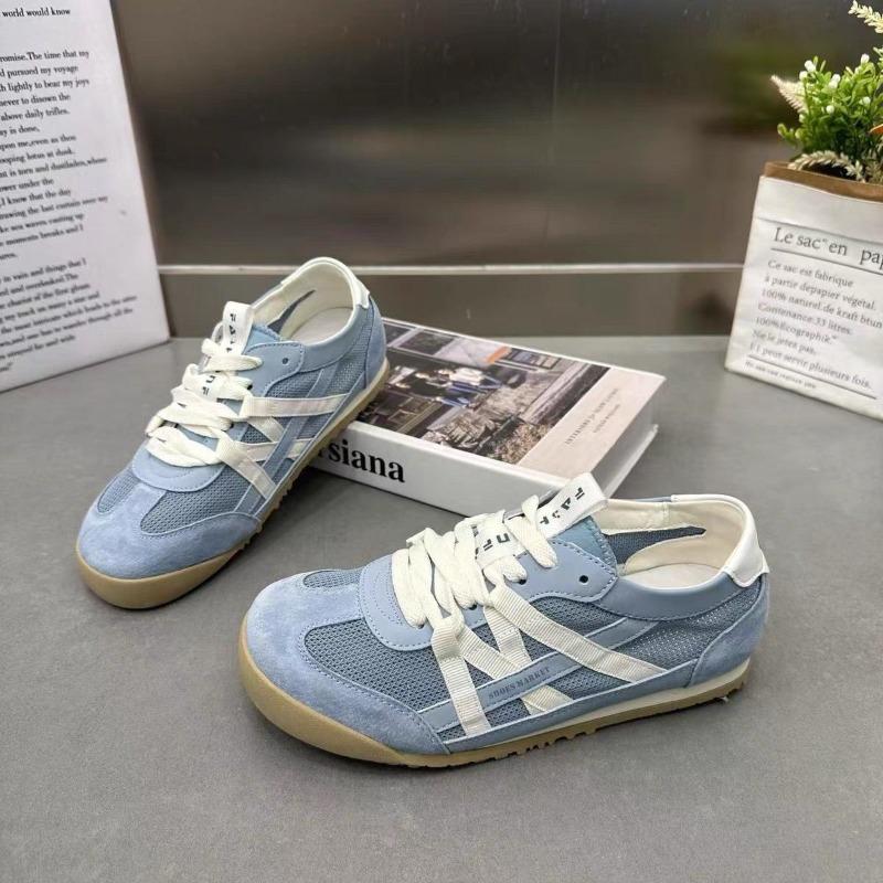 Mesh hollow breathable women's summer new casual net shoes show small feet and ultra-light sports