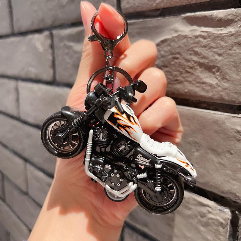 

Мультяшный хип-хоп мини маленький мотоцикл брелок креативная личность пара сумка Tide крутая игрушка модель кулон маленький подарок белый