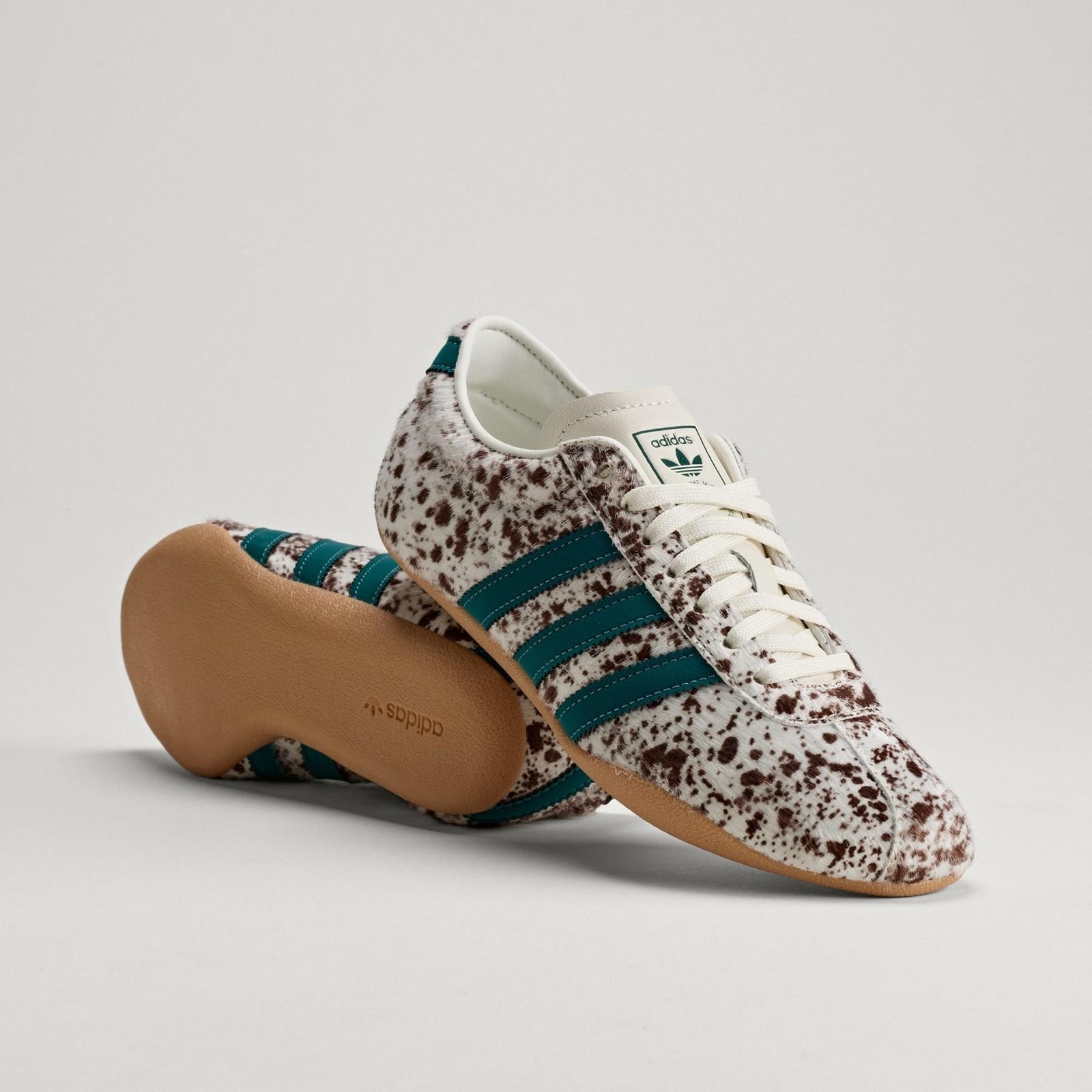 KJ7544 adidas Tokyo Off WhiteRich GreenDark Brown (Women s) 5