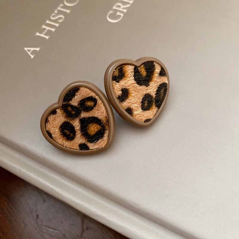 Geometric Leopard Print Heart Flower Stud Earrings - Retro & Versatile Luxury for Women