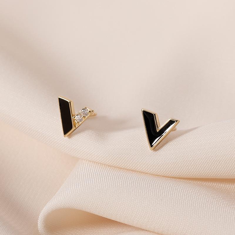V-Shaped Stud Earrings for Women - Trendy, Elegant, Versatile Design
